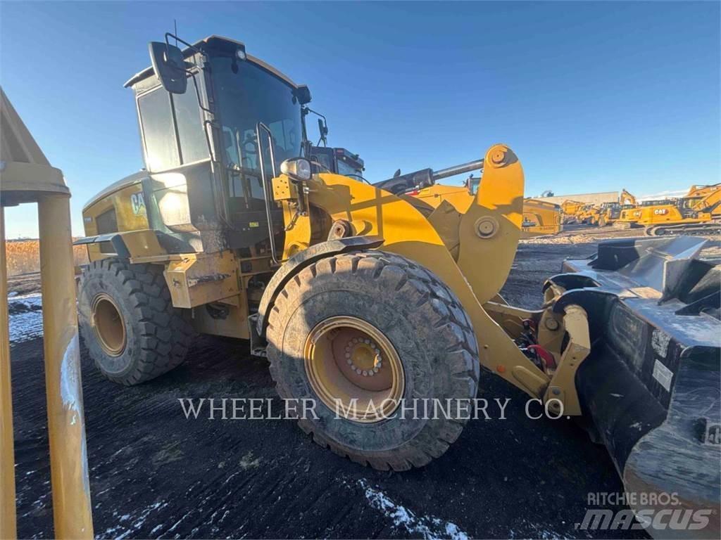 CAT 926M QC Gumikerekes homlokrakodók