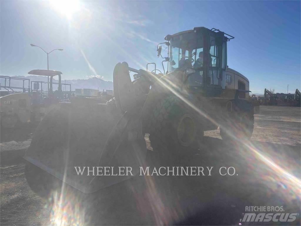 CAT 926M QC Gumikerekes homlokrakodók