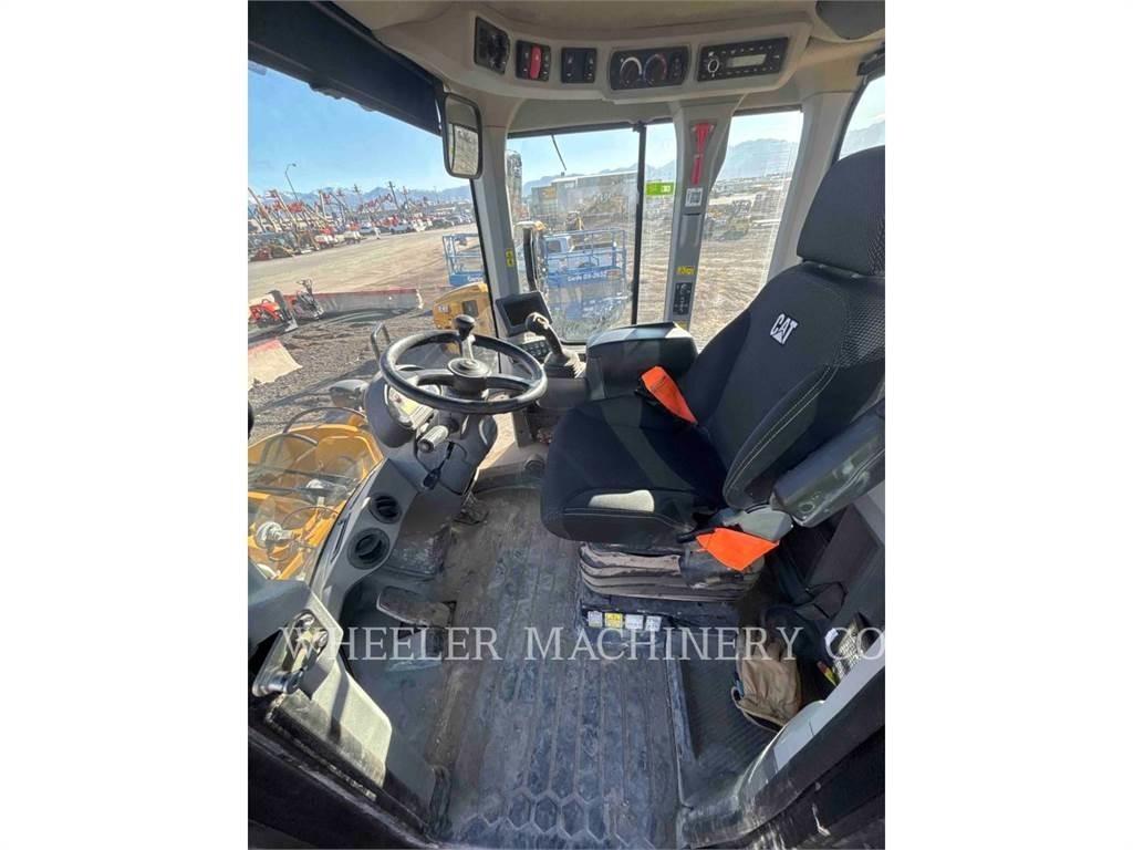 CAT 926M QC Gumikerekes homlokrakodók