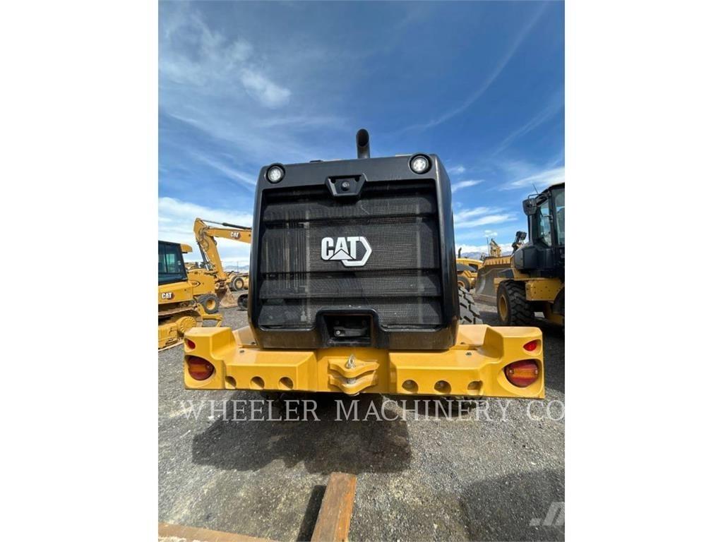 CAT 926M QC Gumikerekes homlokrakodók