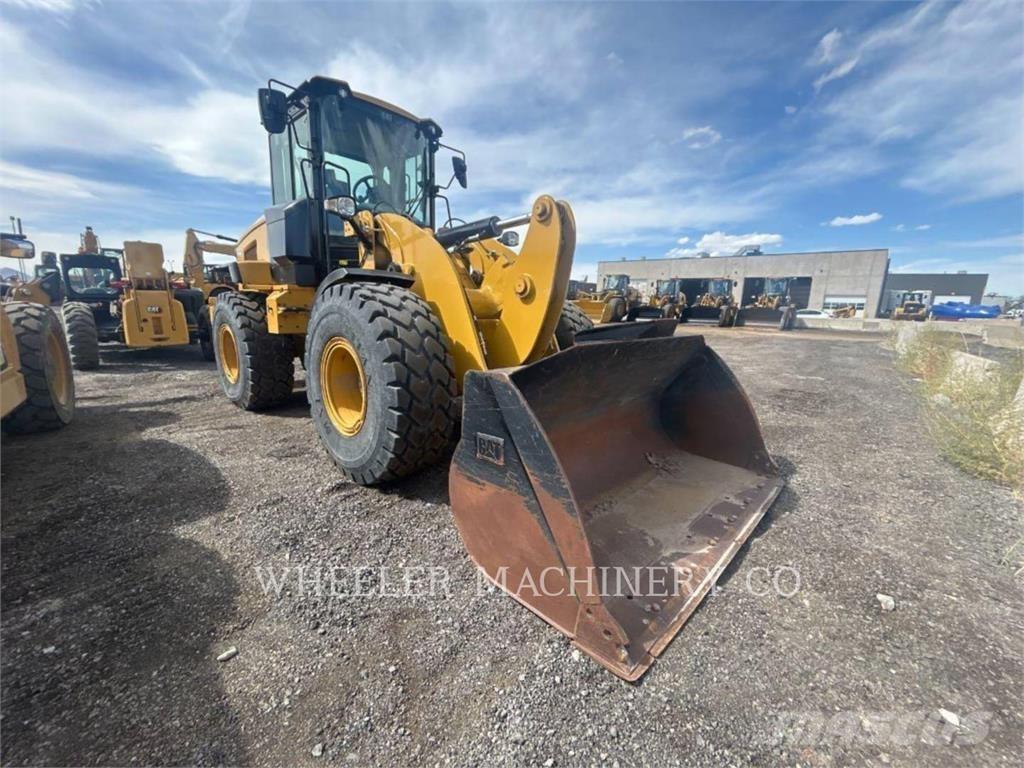 CAT 926M QC Gumikerekes homlokrakodók