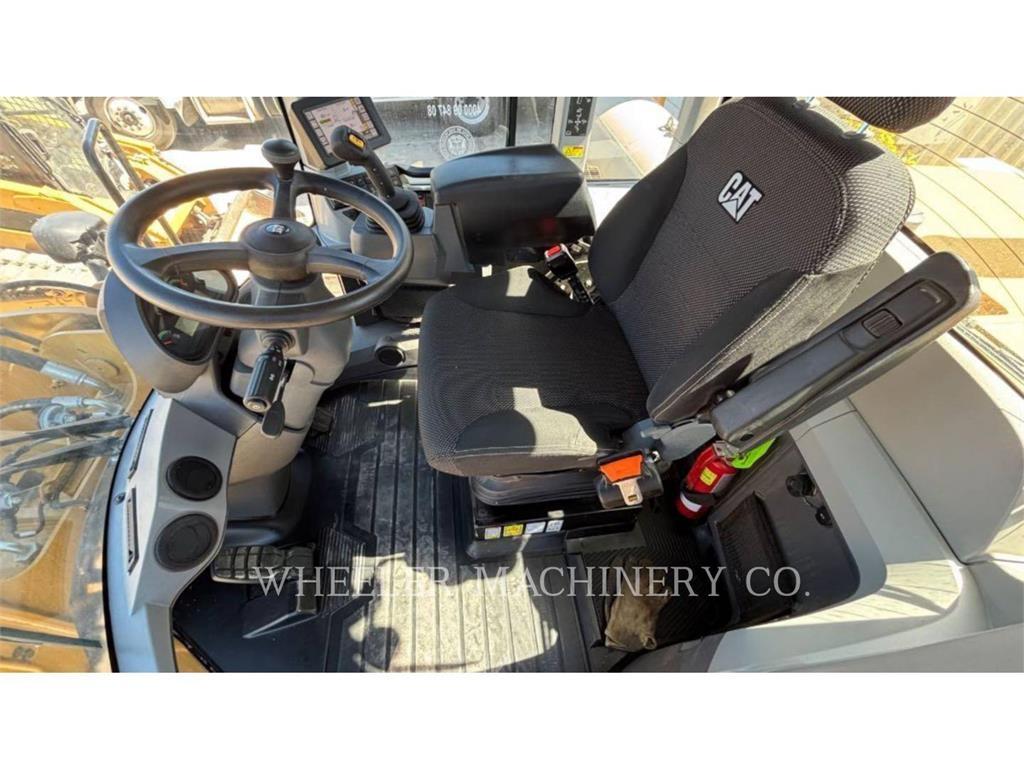 CAT 926M QC Gumikerekes homlokrakodók