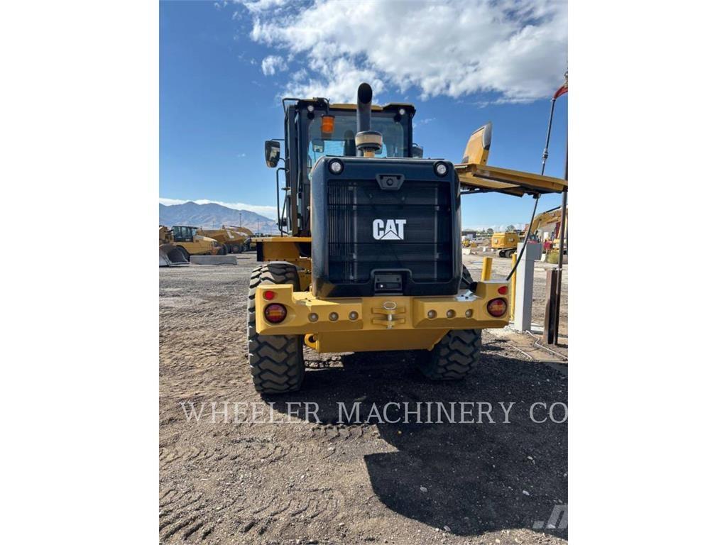 CAT 926M QC 3V Gumikerekes homlokrakodók