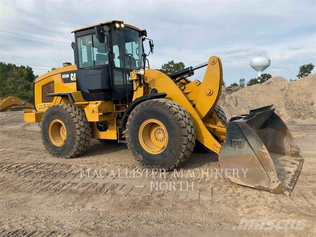 CAT 926M RQ Gumikerekes homlokrakodók