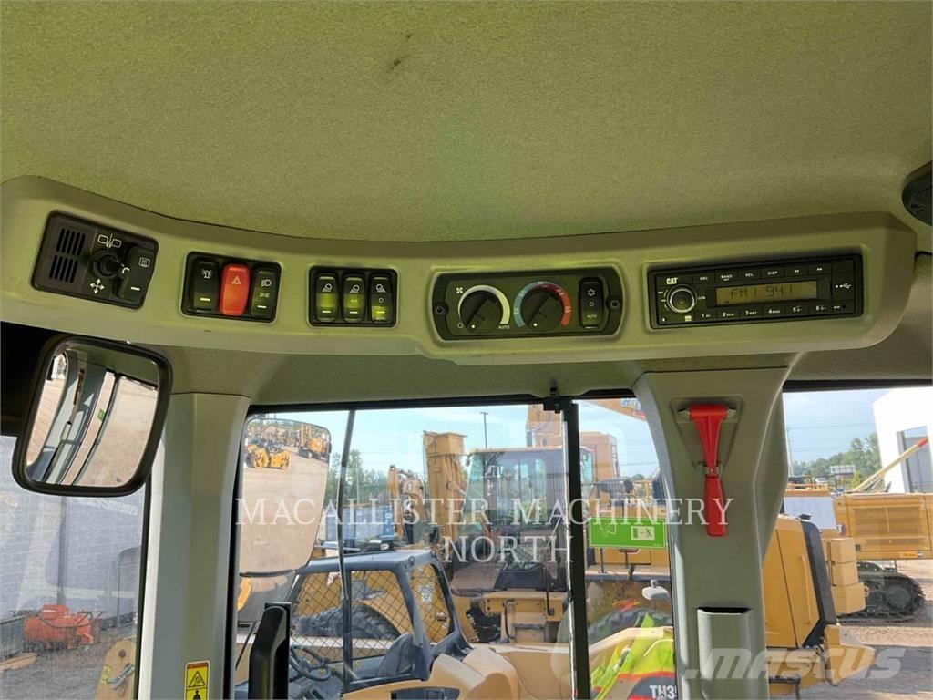 CAT 926M RQ Gumikerekes homlokrakodók