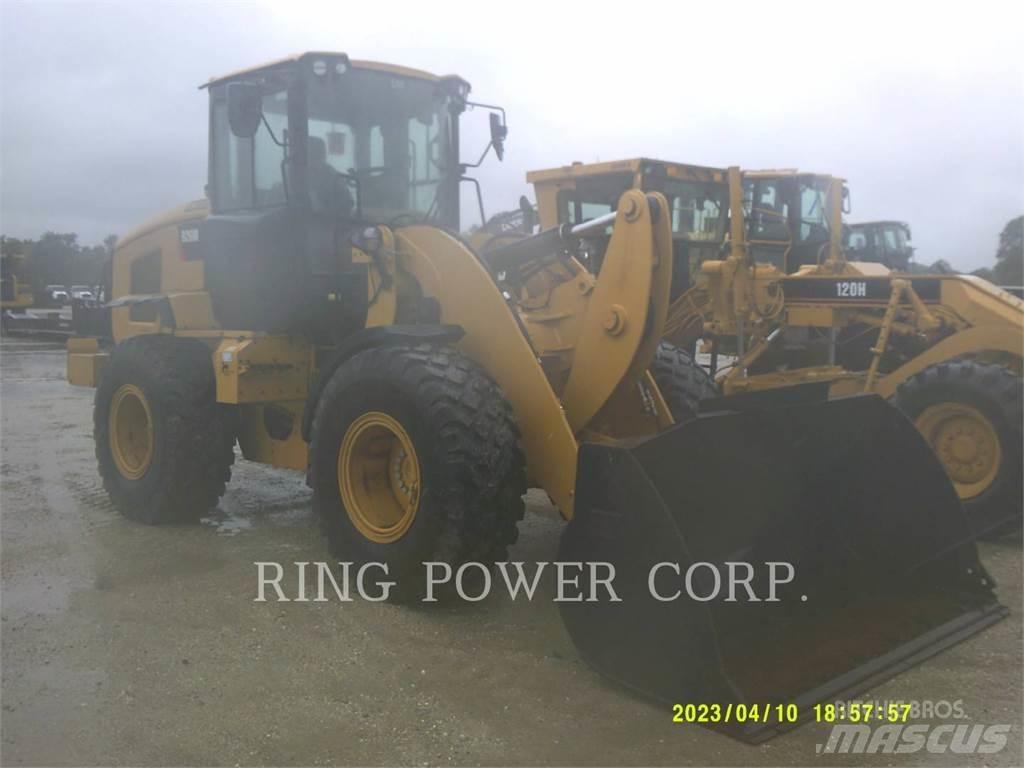 CAT 926MQC3V Gumikerekes homlokrakodók