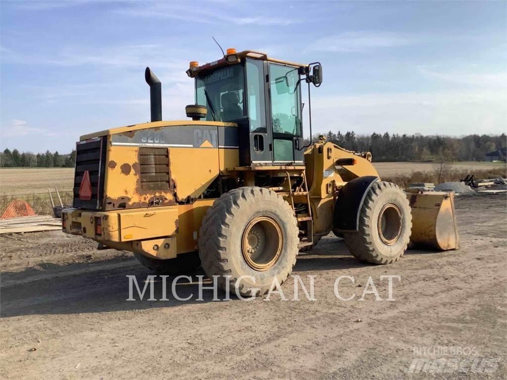 CAT 928G Gumikerekes homlokrakodók