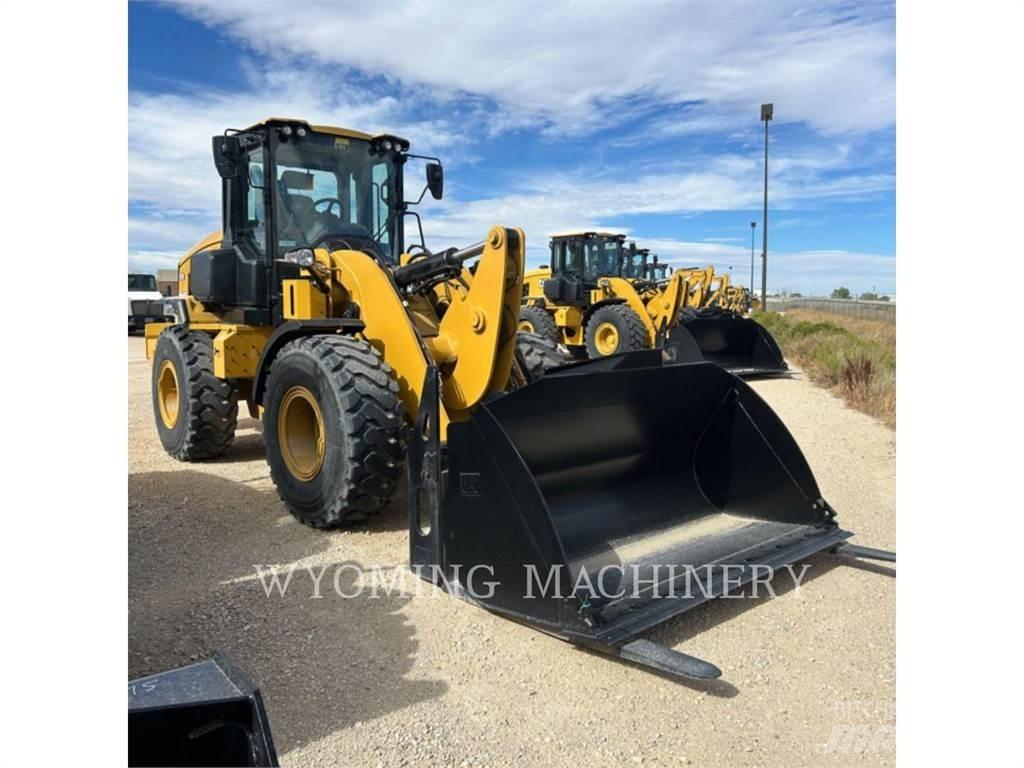 CAT 930 Gumikerekes homlokrakodók