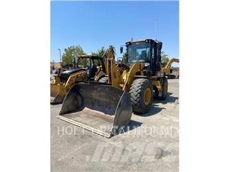 CAT 930 Gumikerekes homlokrakodók