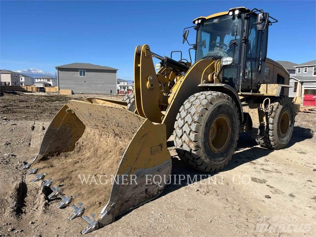 CAT 930 Gumikerekes homlokrakodók