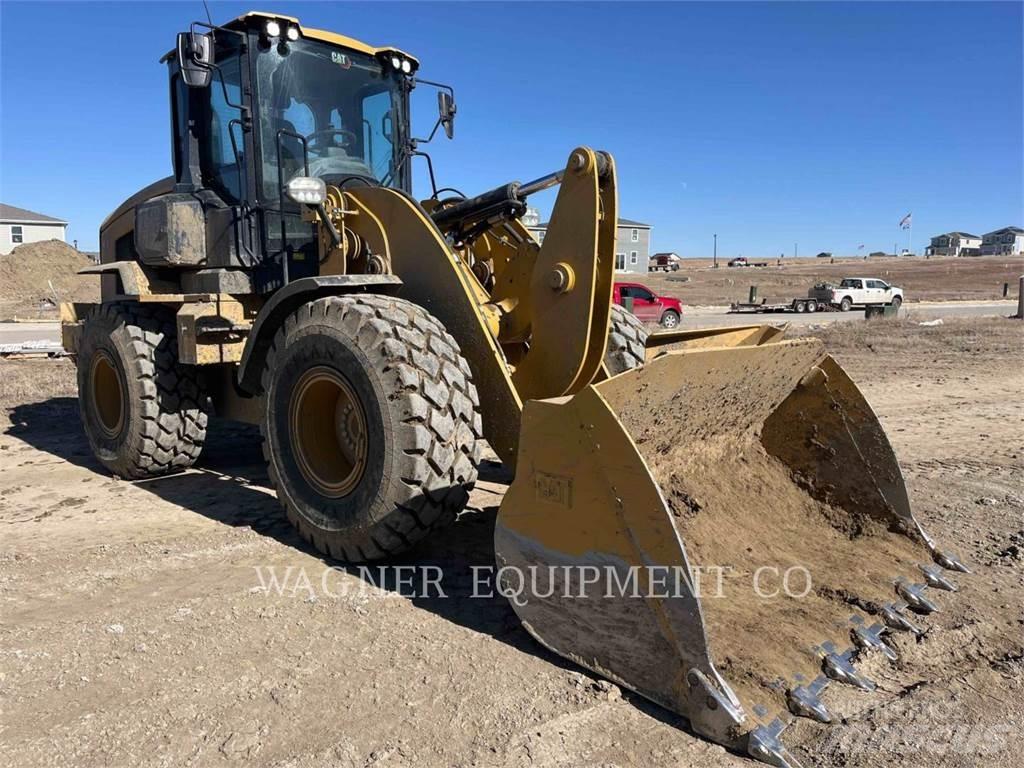 CAT 930 Gumikerekes homlokrakodók