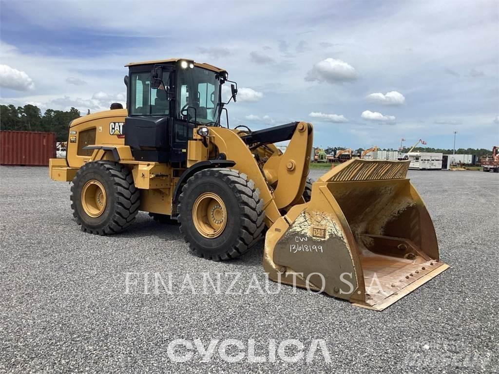 CAT 930 Gumikerekes homlokrakodók