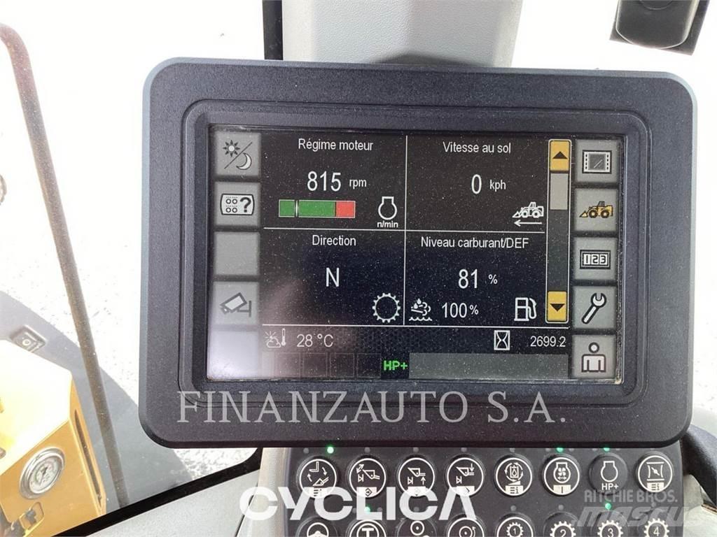 CAT 930 Gumikerekes homlokrakodók