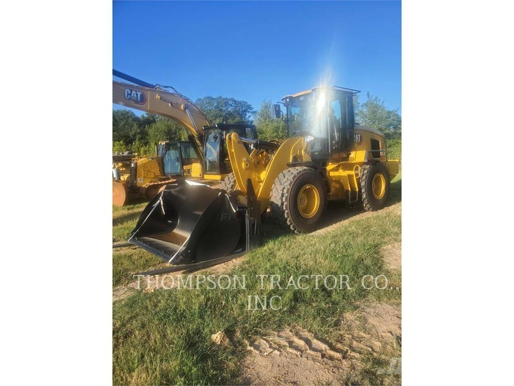 CAT 930 Gumikerekes homlokrakodók