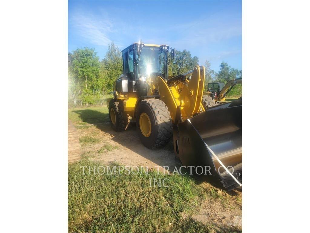 CAT 930 Gumikerekes homlokrakodók