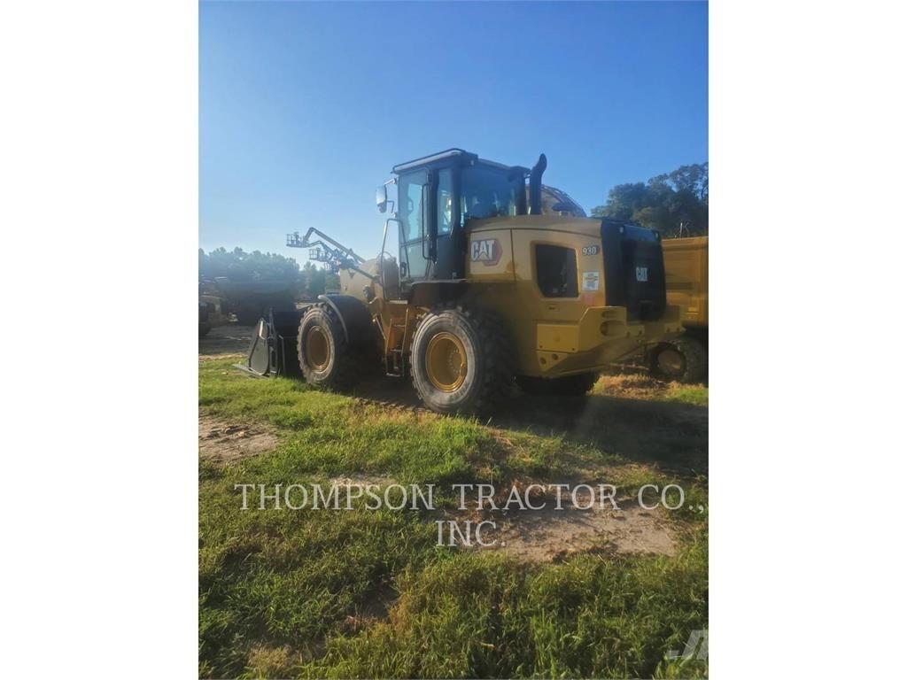 CAT 930 Gumikerekes homlokrakodók