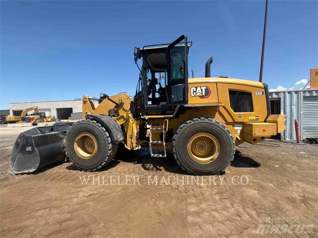 CAT 930 QC Gumikerekes homlokrakodók