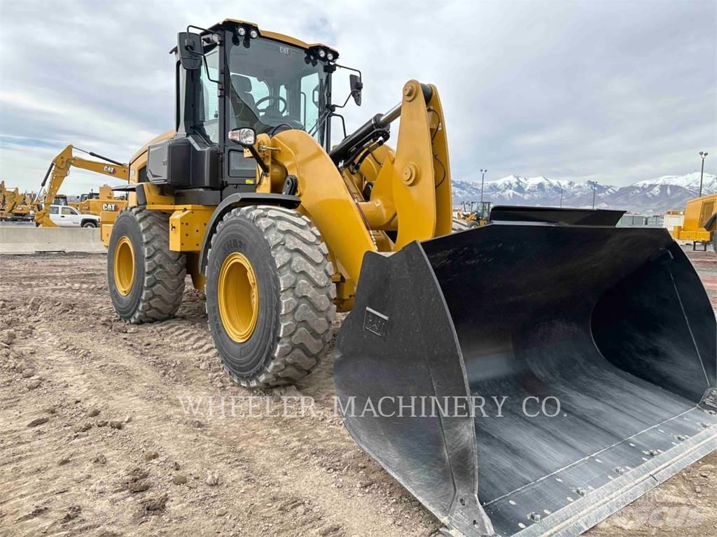 CAT 930 QC Gumikerekes homlokrakodók
