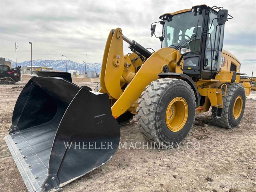 CAT 930 QC Gumikerekes homlokrakodók