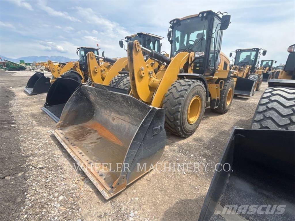CAT 930 QC Gumikerekes homlokrakodók