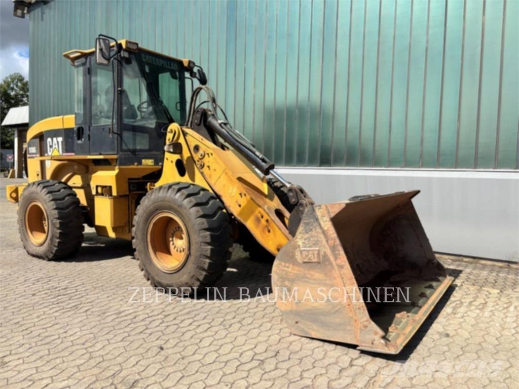 CAT 930G Gumikerekes homlokrakodók
