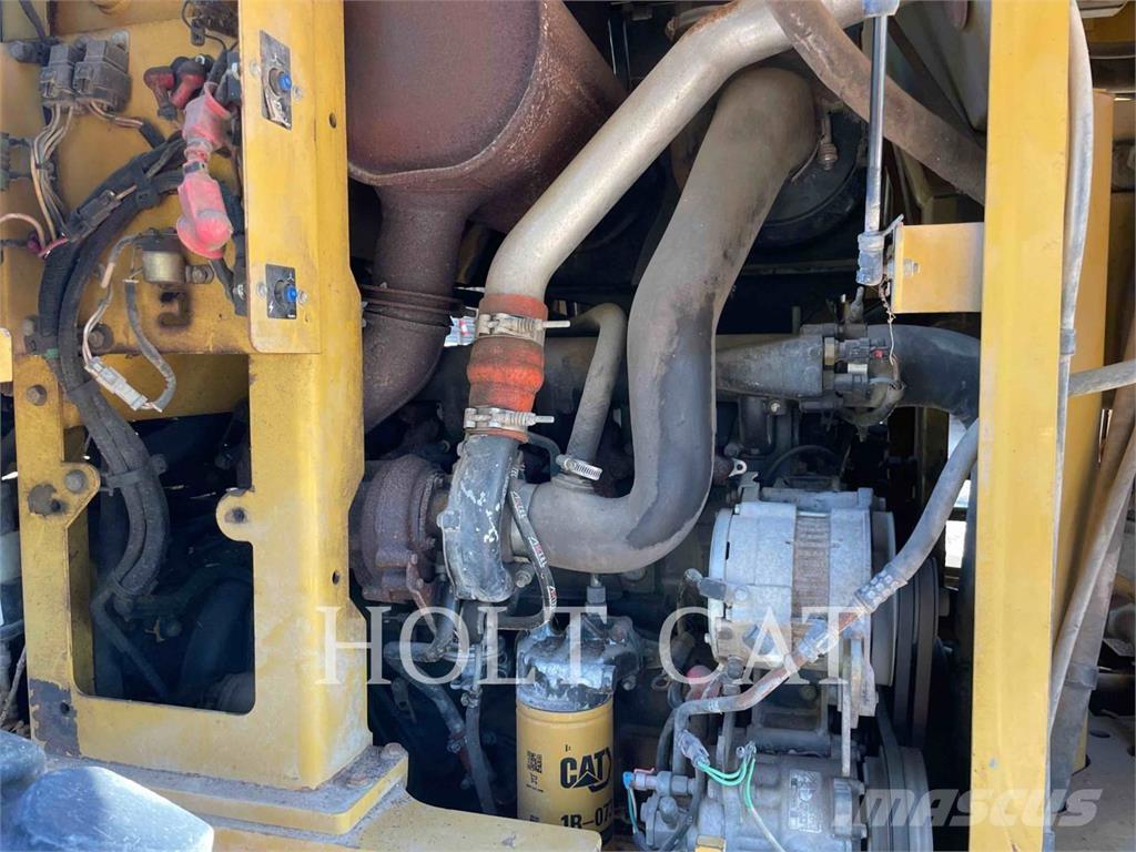 CAT 930G Gumikerekes homlokrakodók