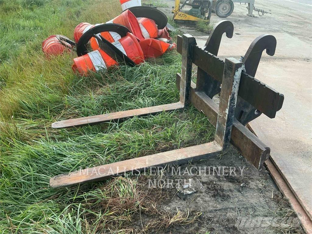 CAT 930G Q Gumikerekes homlokrakodók