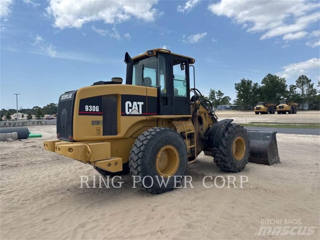 CAT 930GIT Gumikerekes homlokrakodók