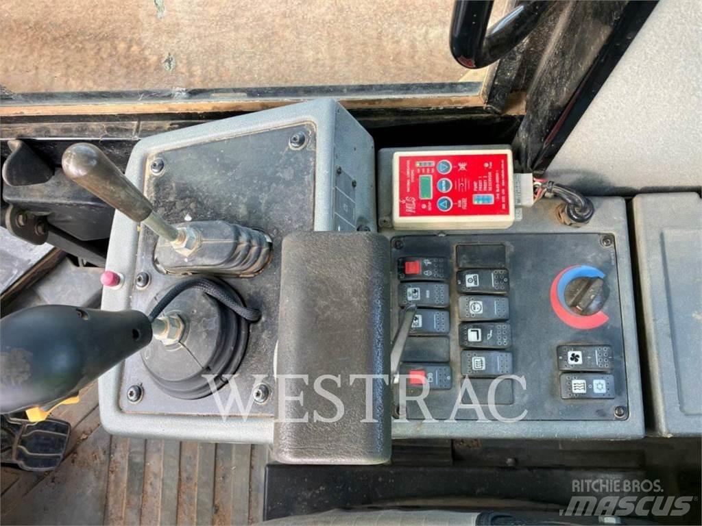 CAT 930H Gumikerekes homlokrakodók