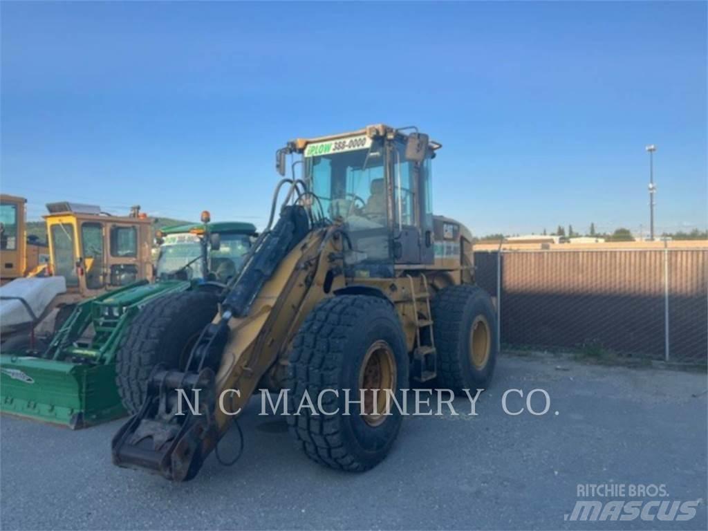 CAT 930H Gumikerekes homlokrakodók