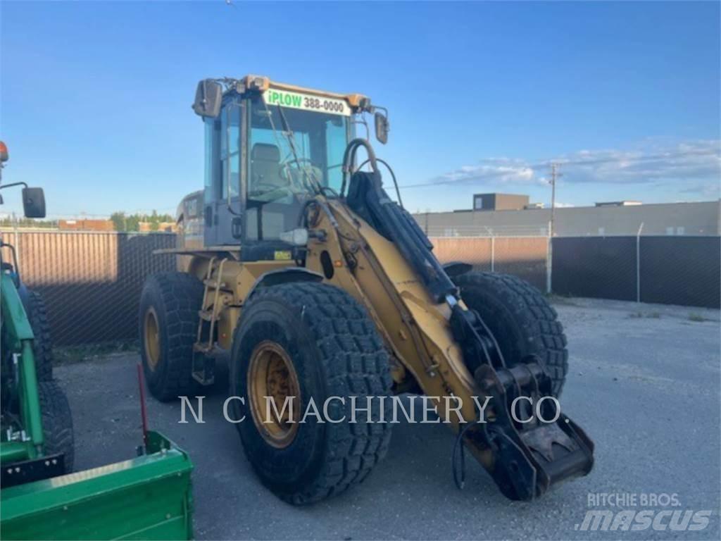 CAT 930H Gumikerekes homlokrakodók