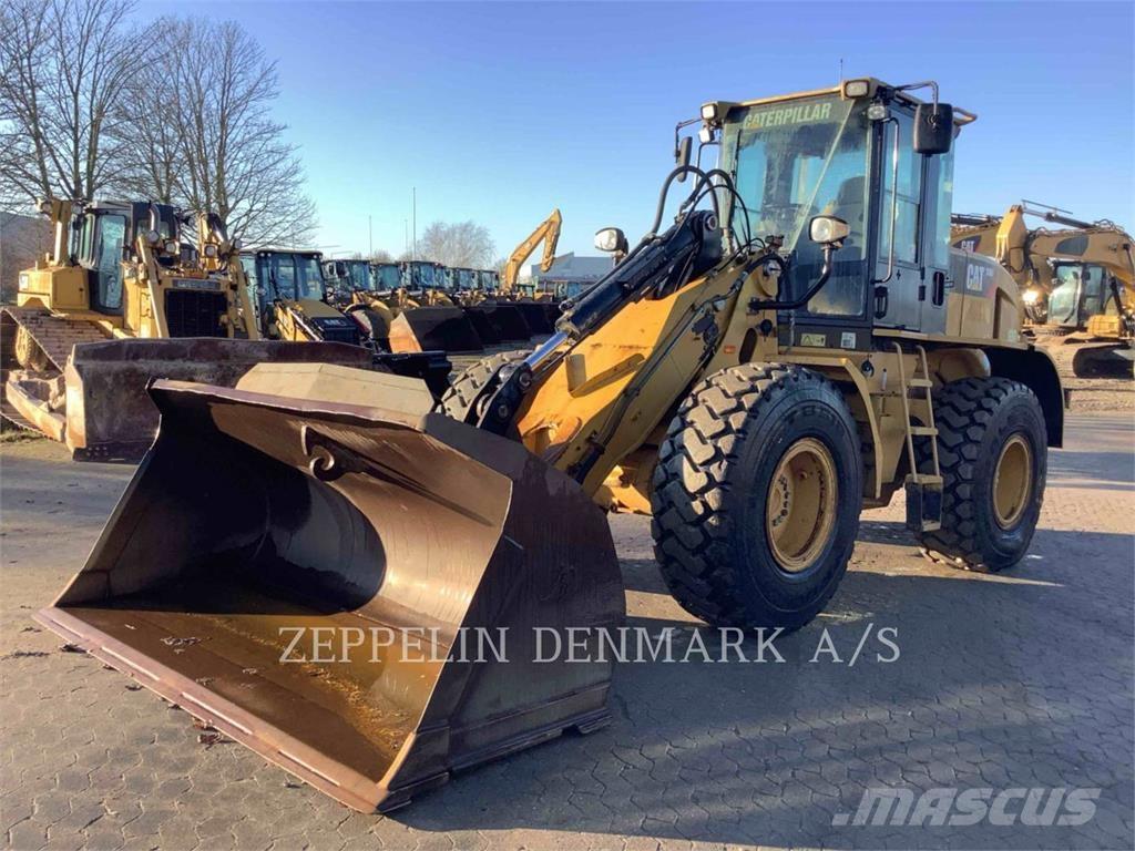 CAT 930H Gumikerekes homlokrakodók