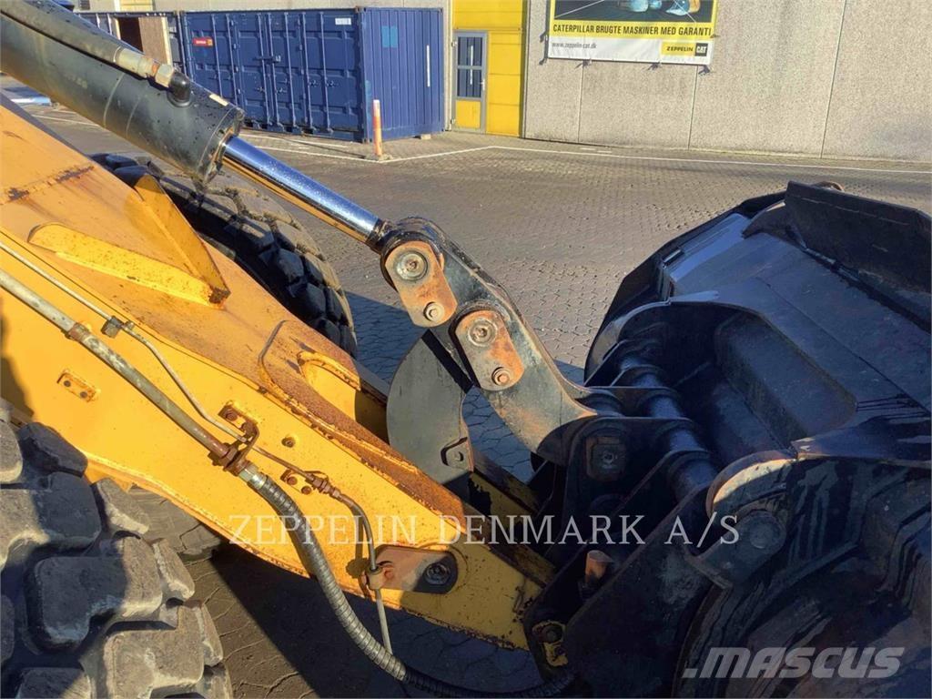 CAT 930H Gumikerekes homlokrakodók