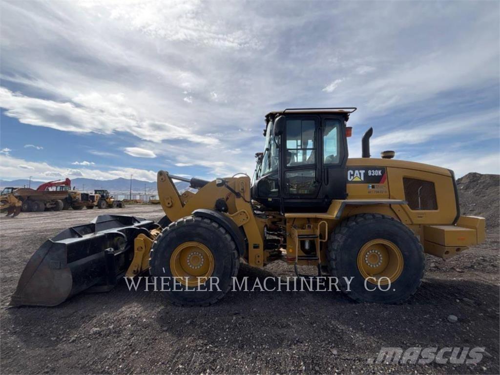 CAT 930K QCF Gumikerekes homlokrakodók