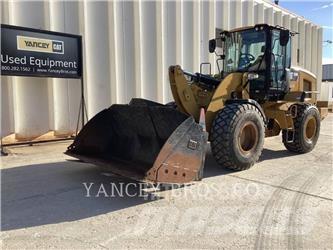 CAT 930M Gumikerekes homlokrakodók