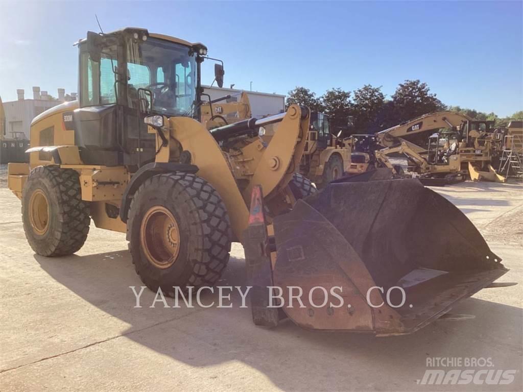 CAT 930M Gumikerekes homlokrakodók