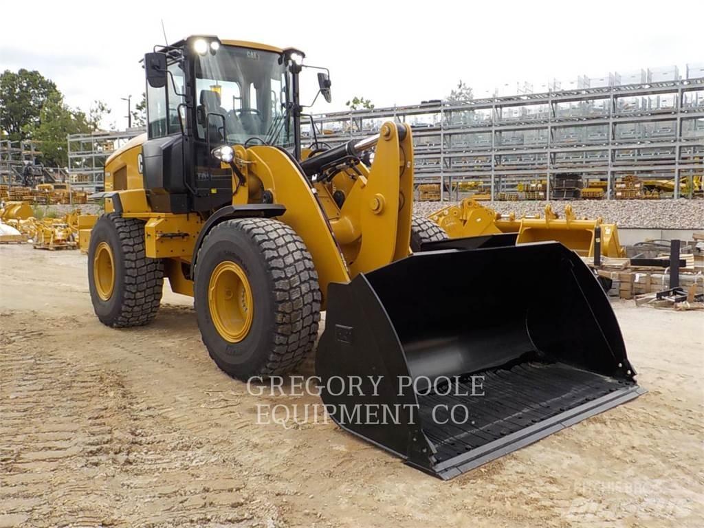 CAT 930M Gumikerekes homlokrakodók