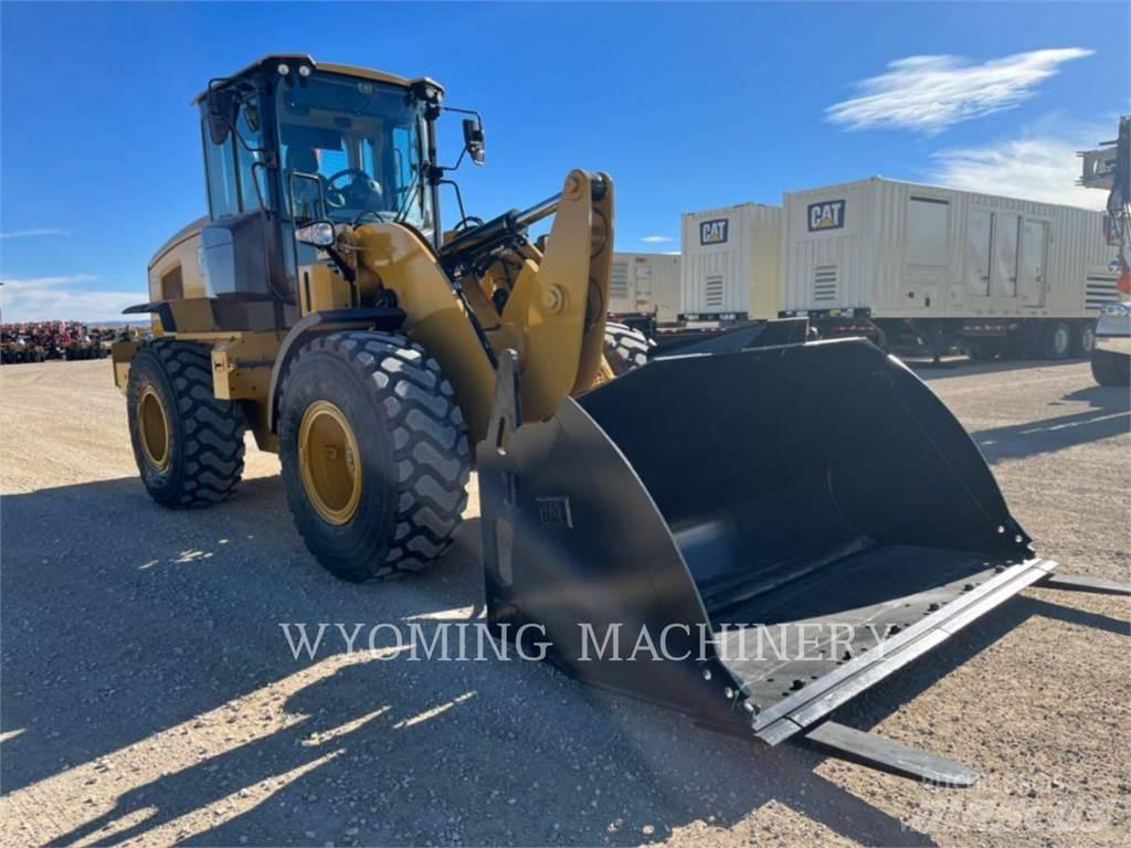 CAT 930M Gumikerekes homlokrakodók