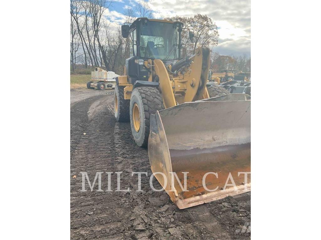 CAT 930M Gumikerekes homlokrakodók