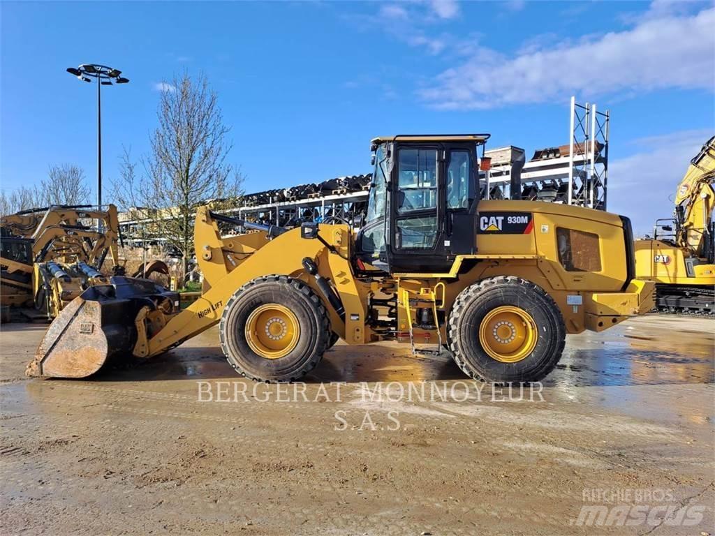CAT 930M Gumikerekes homlokrakodók