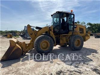 CAT 930M Gumikerekes homlokrakodók