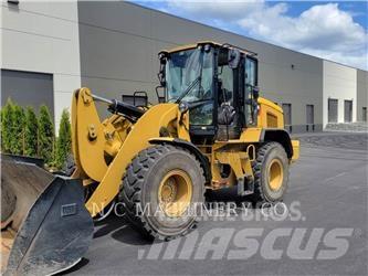 CAT 930M Gumikerekes homlokrakodók