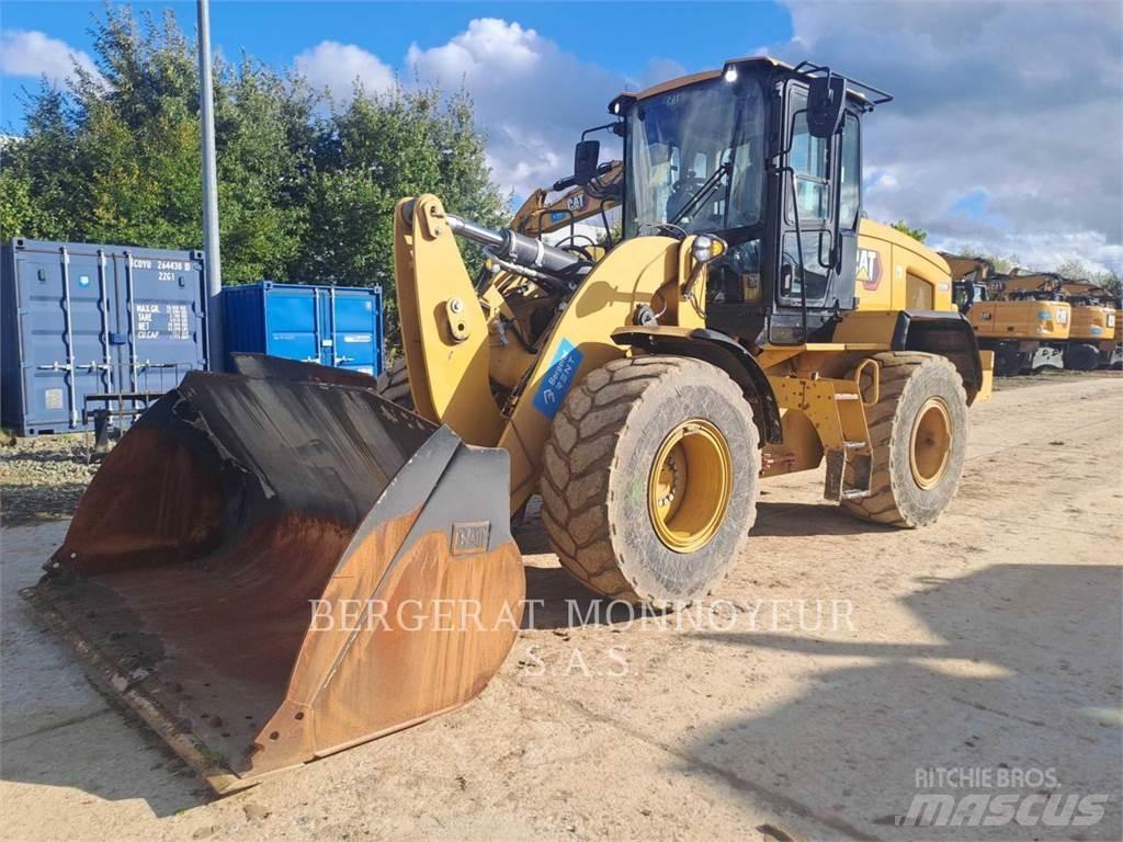 CAT 930M Gumikerekes homlokrakodók