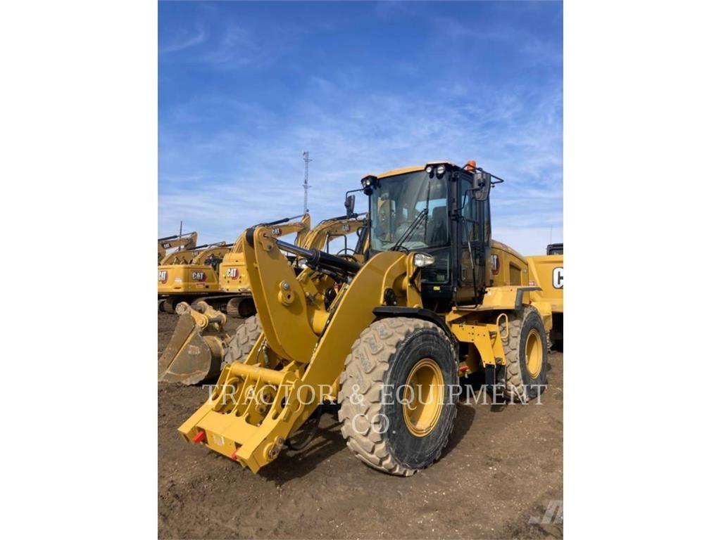 CAT 930M Gumikerekes homlokrakodók
