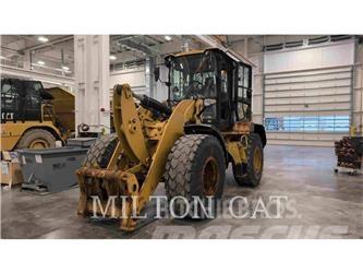 CAT 930M Gumikerekes homlokrakodók