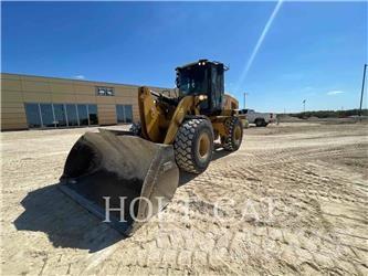 CAT 930M Gumikerekes homlokrakodók