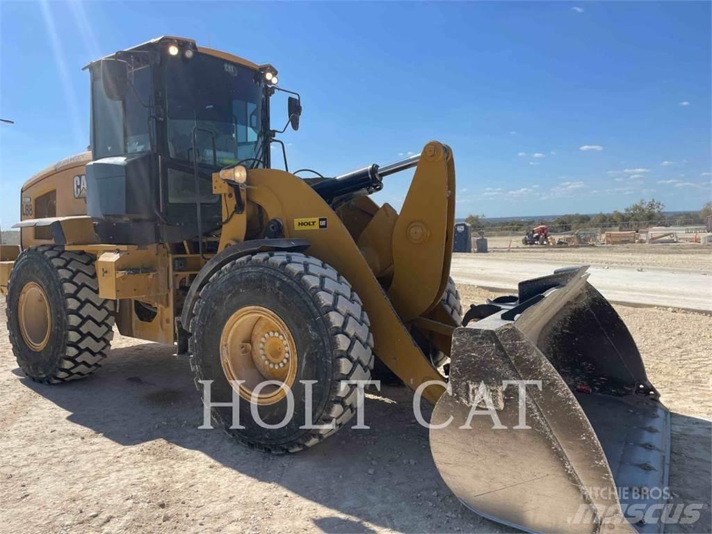 CAT 930M Gumikerekes homlokrakodók