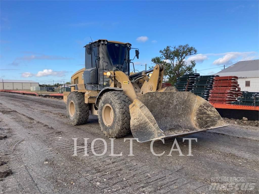 CAT 930M Gumikerekes homlokrakodók