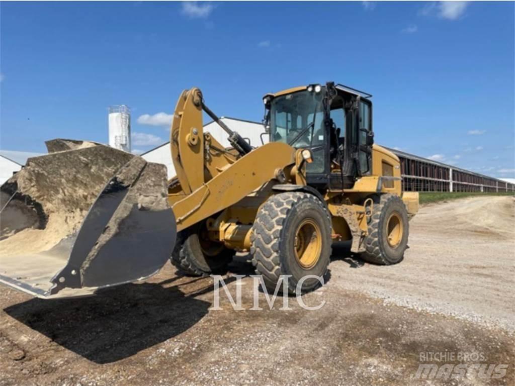 CAT 930M Gumikerekes homlokrakodók