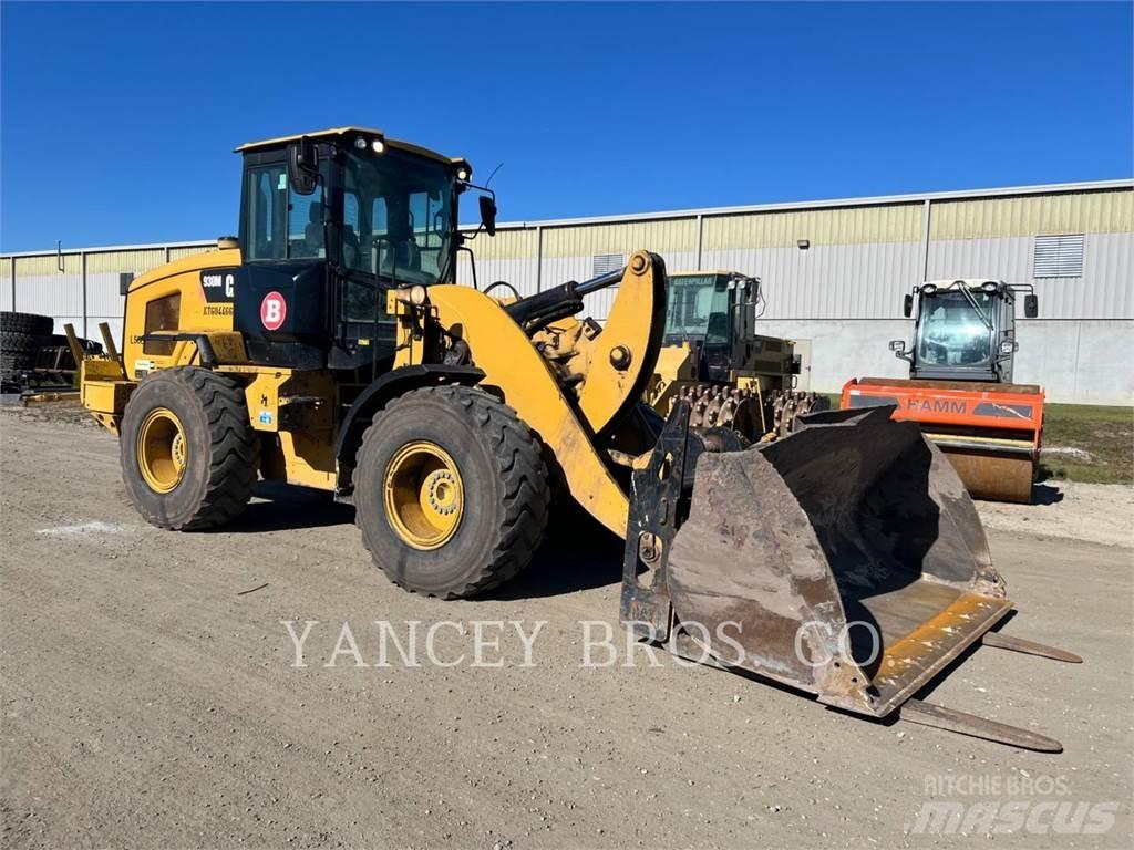 CAT 930M Gumikerekes homlokrakodók